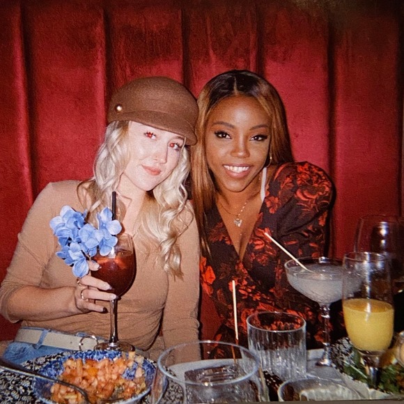 Meet your Posher, Brittany - Picture 1 of 4